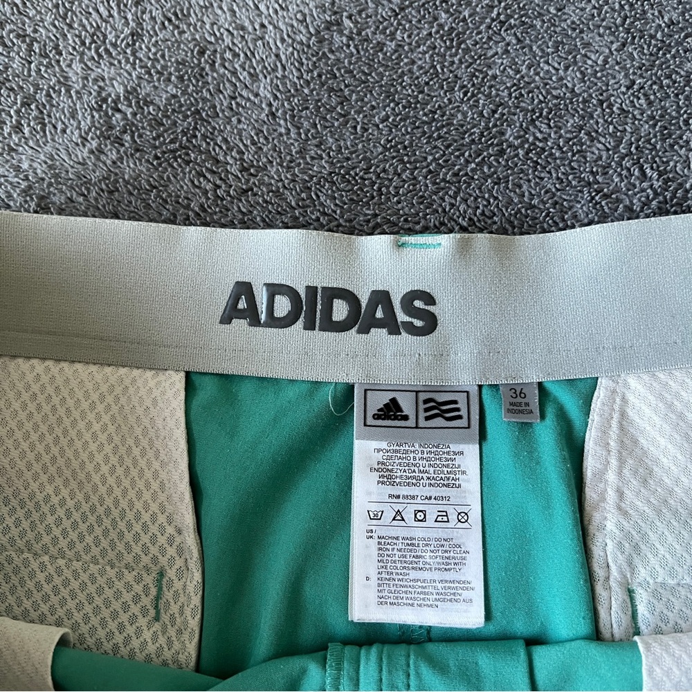 🔥Adidas Men's Turquoise Athletic Golf Shorts - Picture 2 of 6
